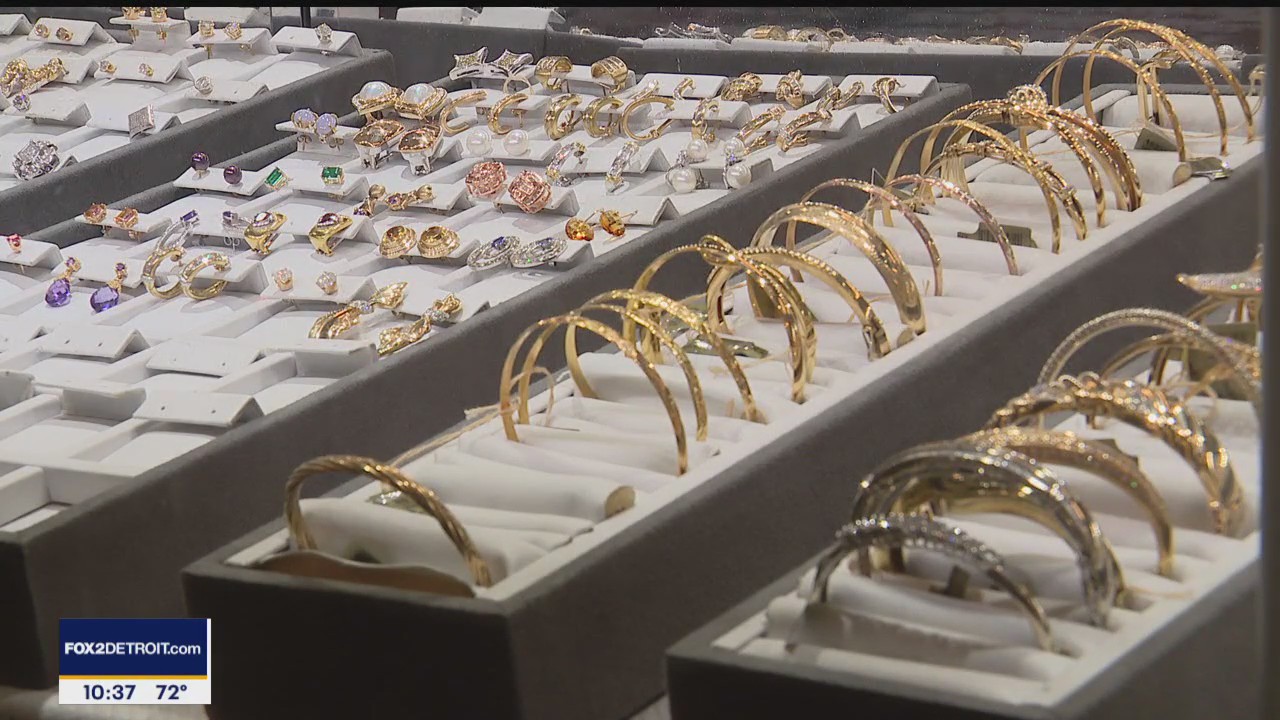 Find the perfect gift for mom with American Jewelry and Loan