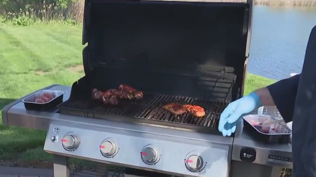 Busch's executive chef prepares red rub salmon filet