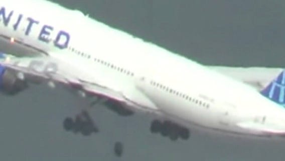 United's tire flies off mid-flight