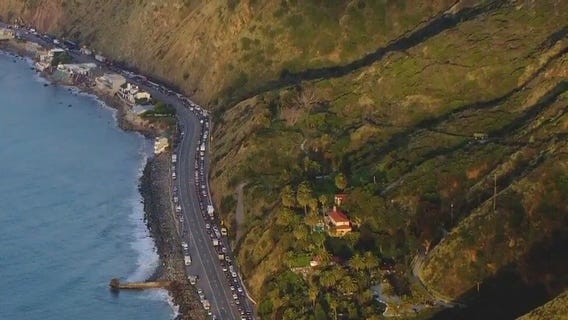 Rock slide snarls traffic on PCH