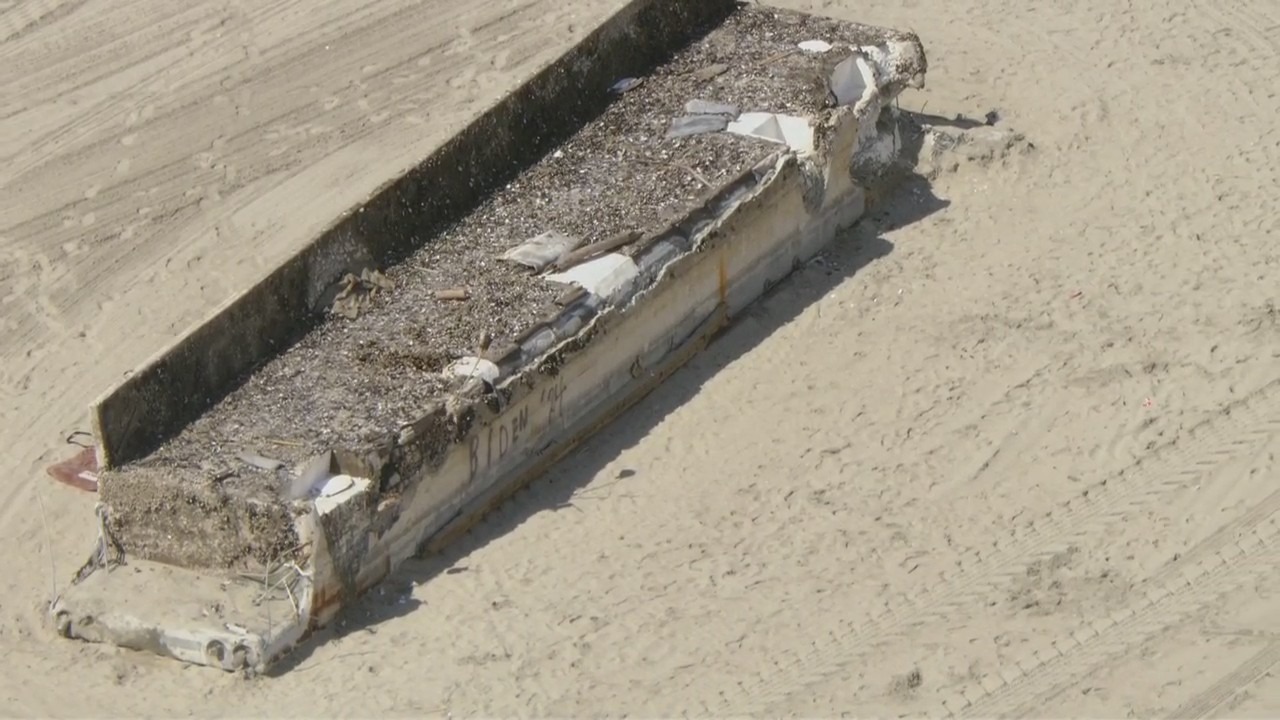 Concrete slab washes ashore in Long Beach | FOX 11 Los Angeles