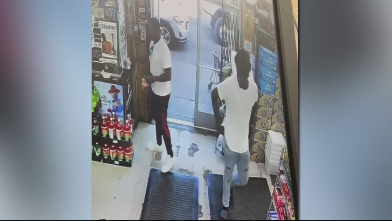 Man hospitalized after robber body slams him on concrete outside ...