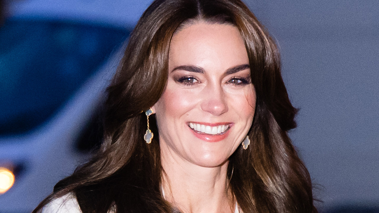 Kate Middleton announces she has cancer