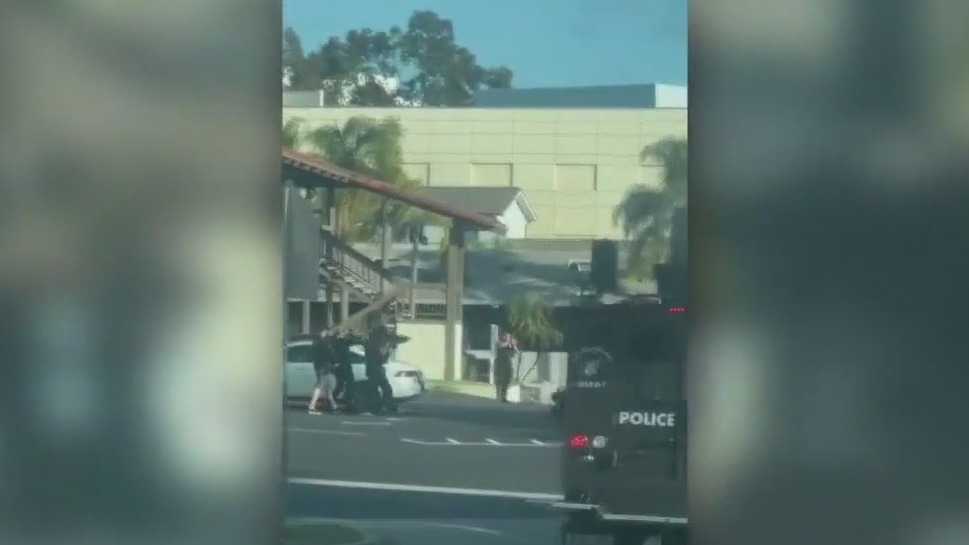 Attempted bank robber shot, killed in Fullerton