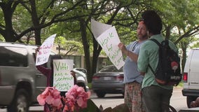 Detroit teachers protest district amid negotiations