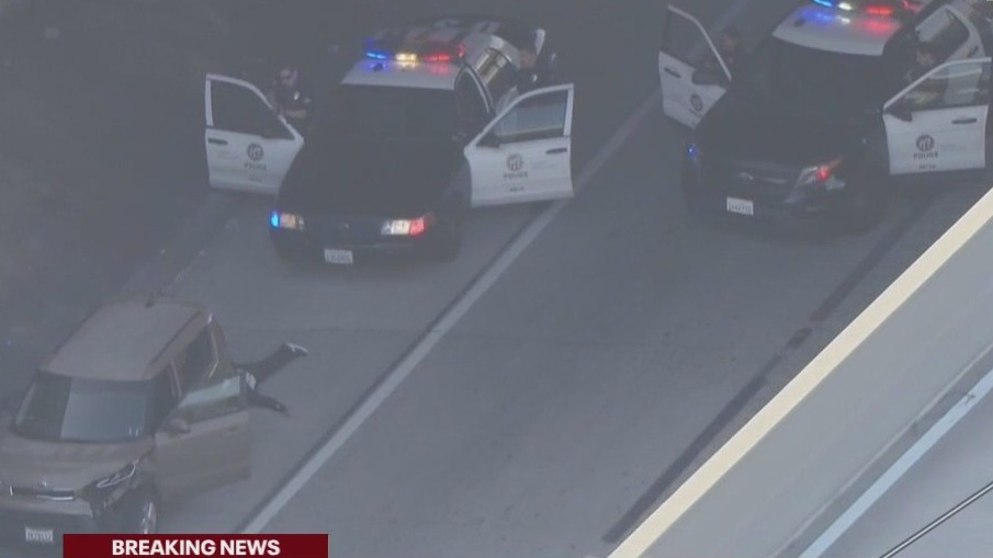 Suspect in beat-up car leads half-hour chase