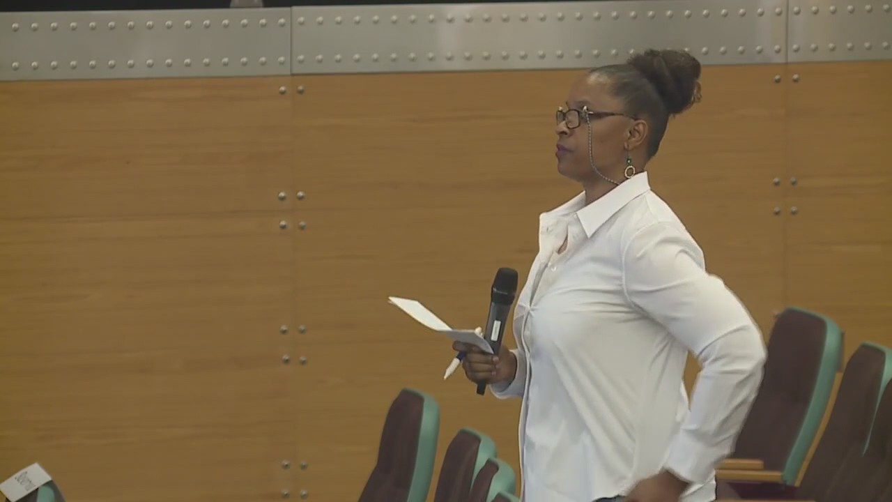 VA secretary visits Detroit