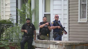 Suspect arrested after police surround home near Southfield Freeway