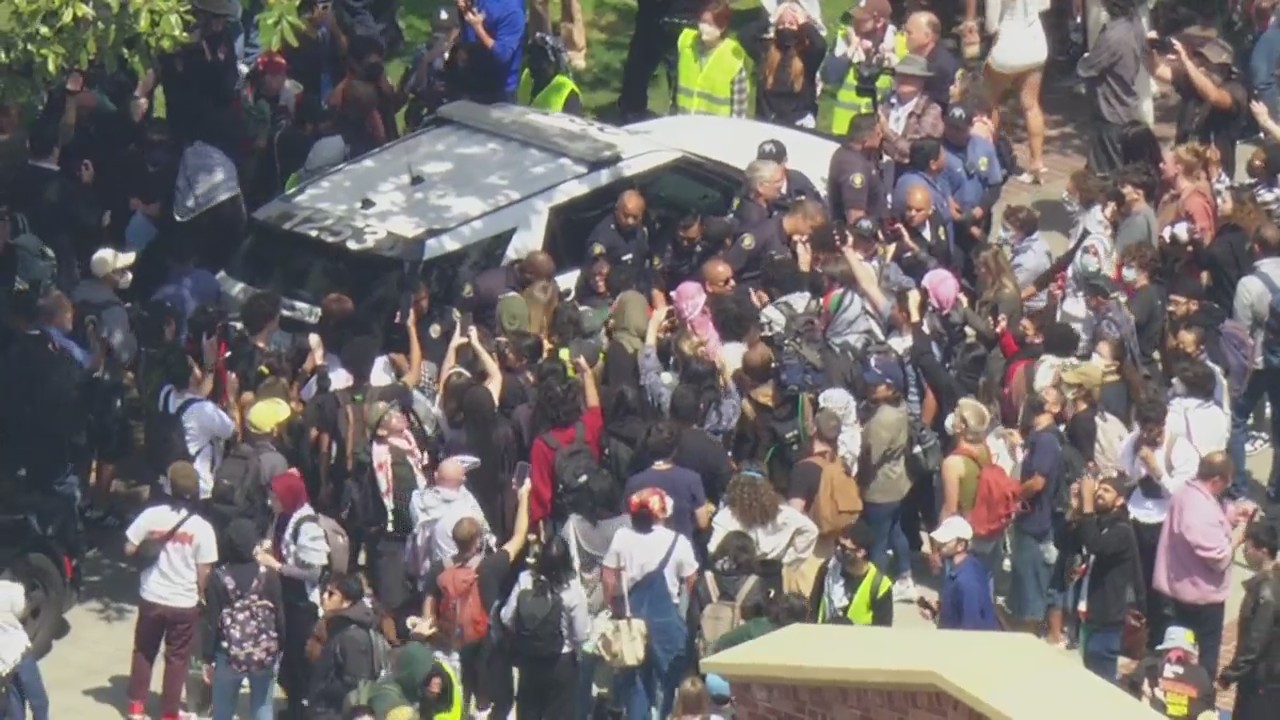 Law enforcement breaks up USC pro-Palestine protest