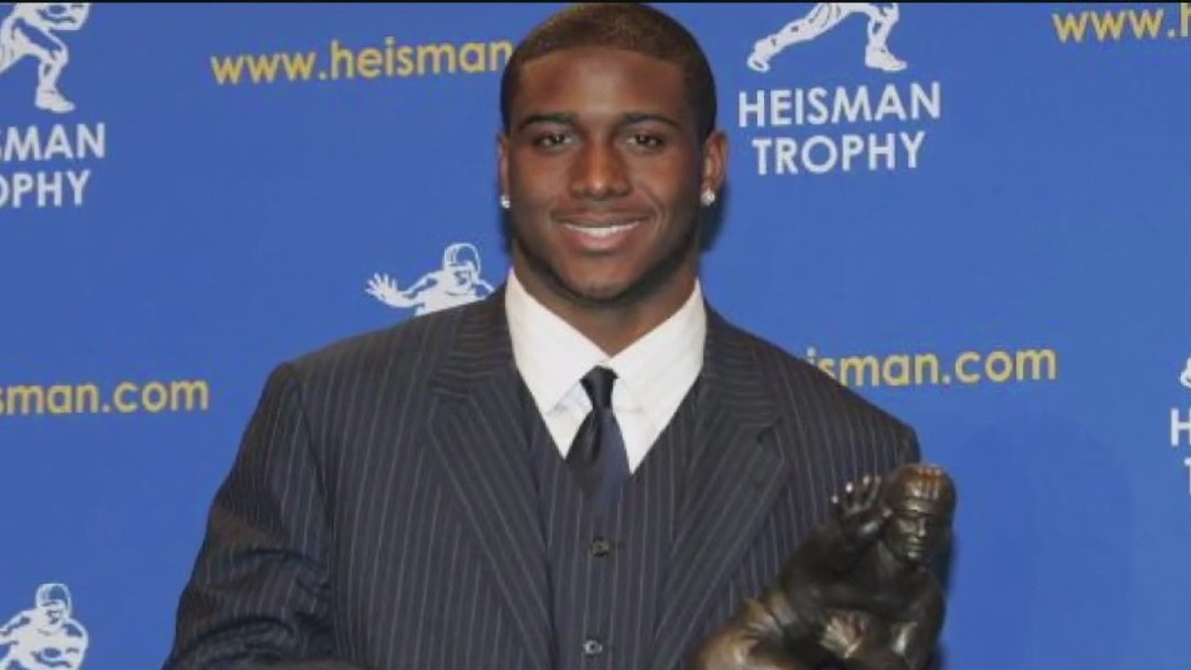 Reggie Bush gets Heisman back after 14 years