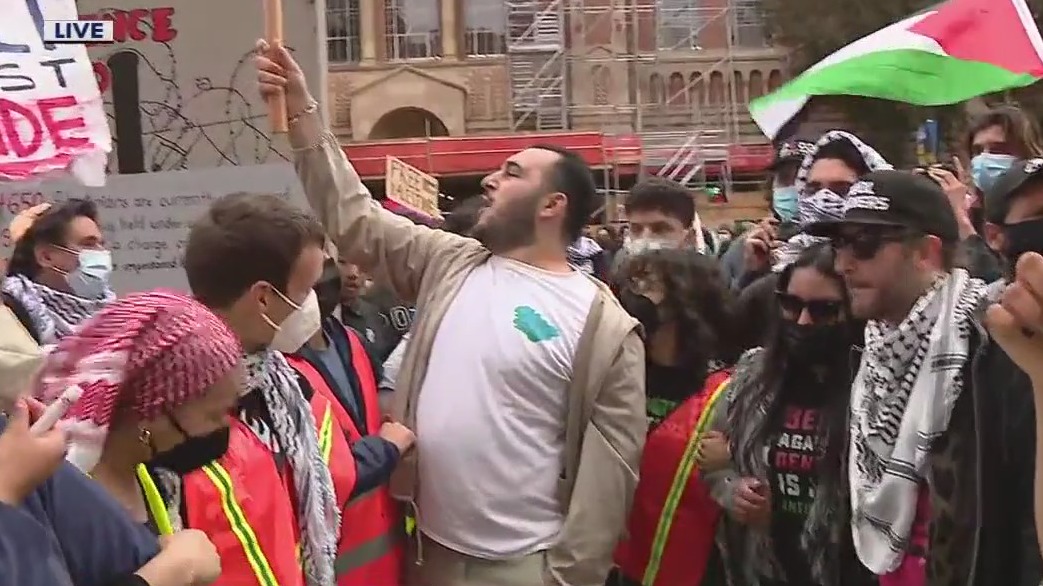Tents set up on UCLA, USC campuses
