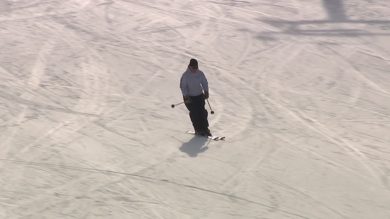 Weird winter affects ski slopes in Michigan