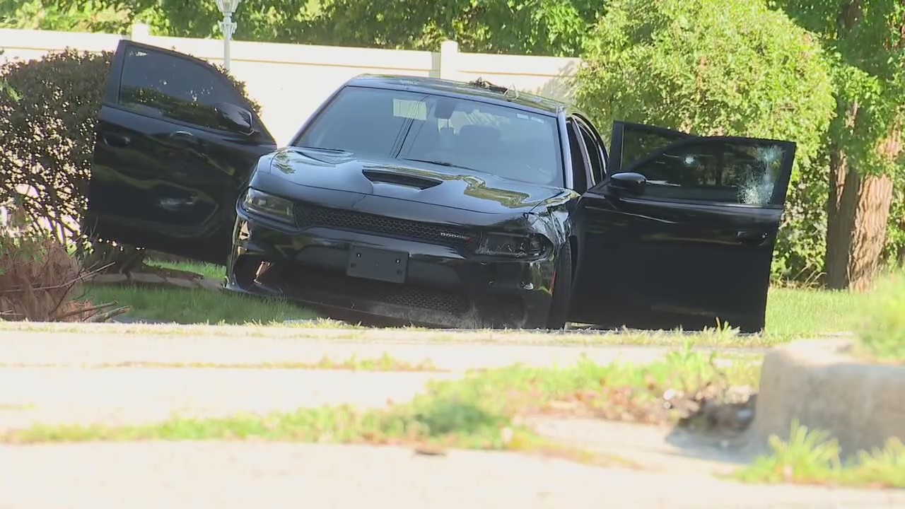 Suspect fatally shot after using car as a weapon against Oakland County ...