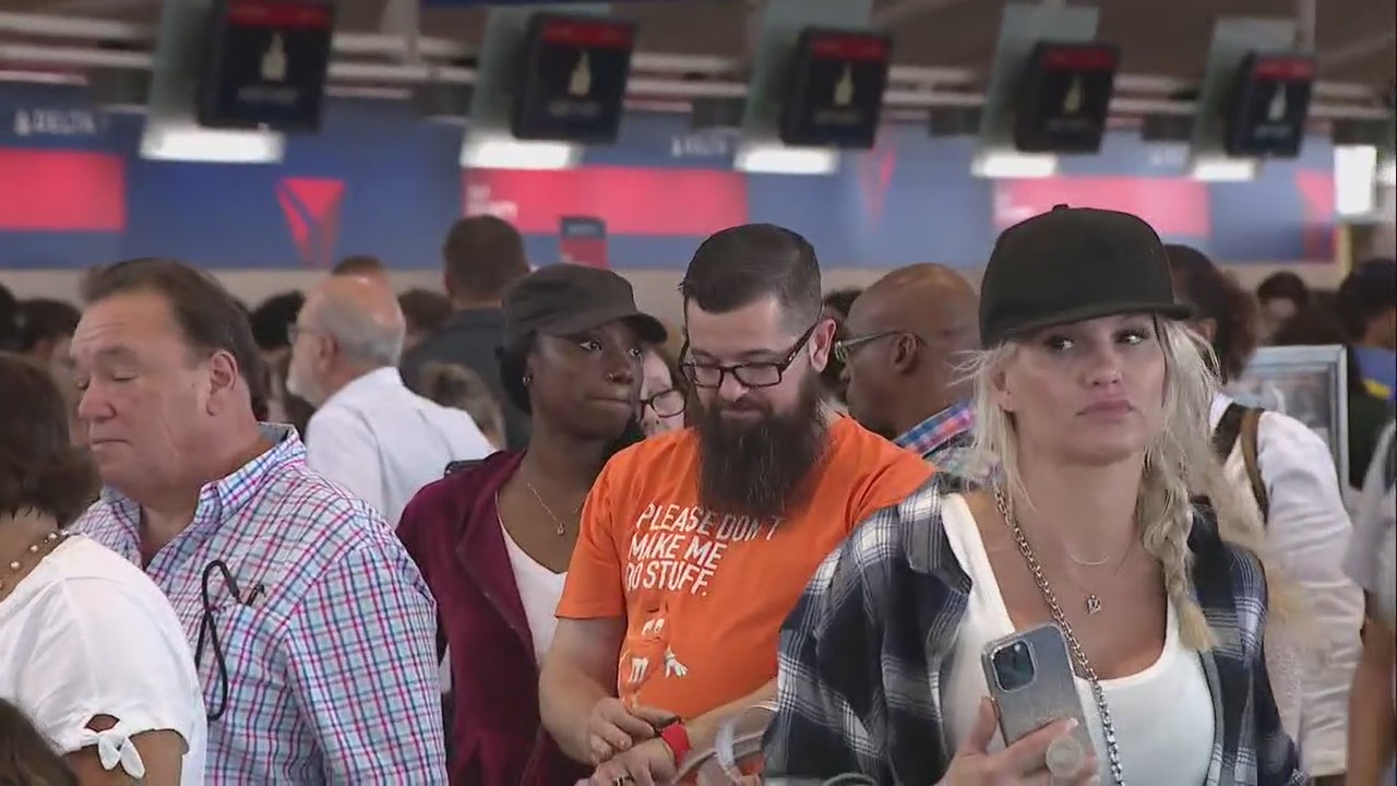 Flooding stymies airport travel in Michigan