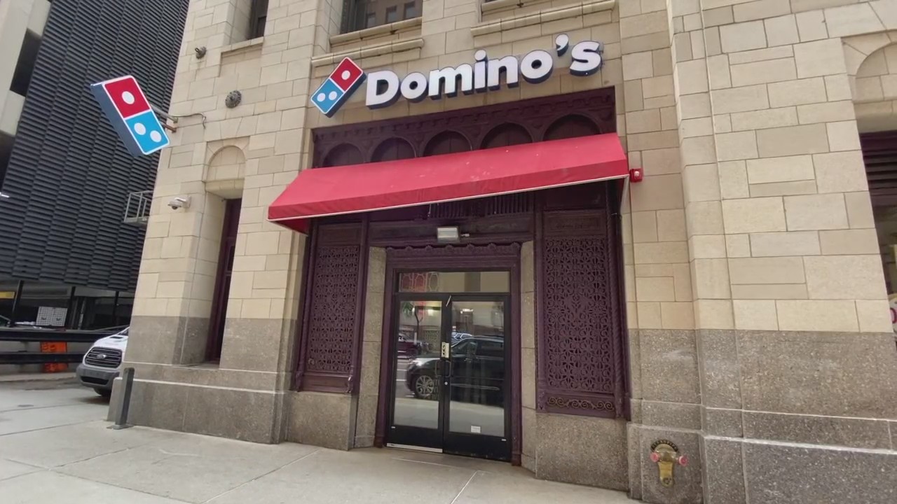 How a Detroit police officer found a wanted murderer at a pizza place