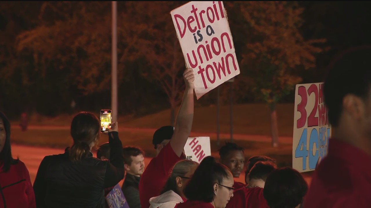 Michigan Assembly targeted for midnight strike