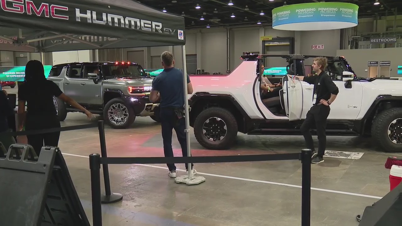 New layout inside Detroit Auto Show allows for visitors to experience more vehicles
