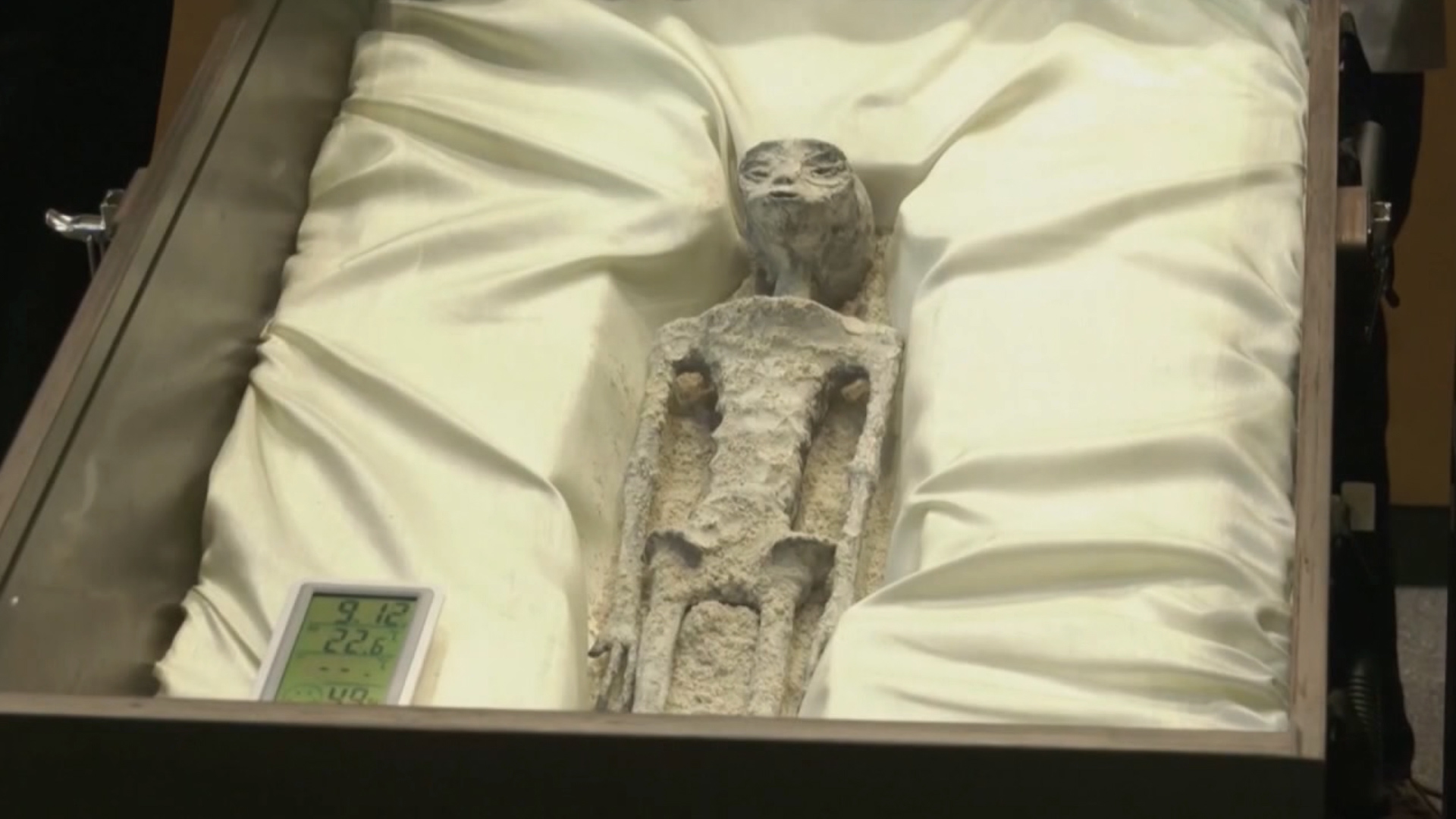 Were the "alien" corpses shown to Mexican lawmakers real?