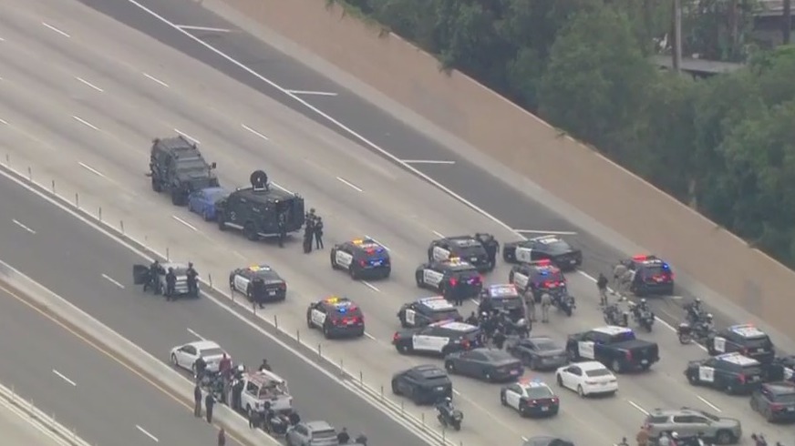 Pursuit standoff shuts down 91 Freeway | FOX 11 Los Angeles