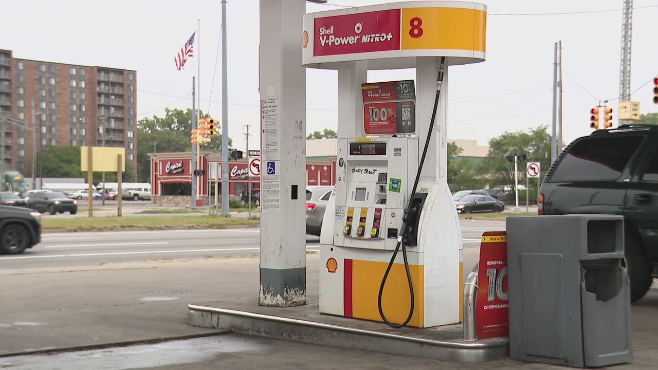 Detroit man steals 800 gallons of gas using Bluetooth to hack gas pump