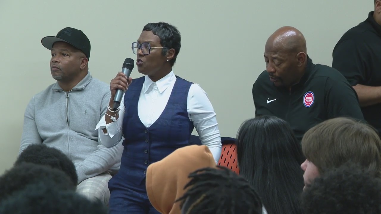 Detroit youth summit brings police, community activists together to answer tough questions