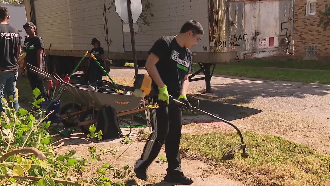 Nonprofit puts Amazon volunteers to work cleaning up blight