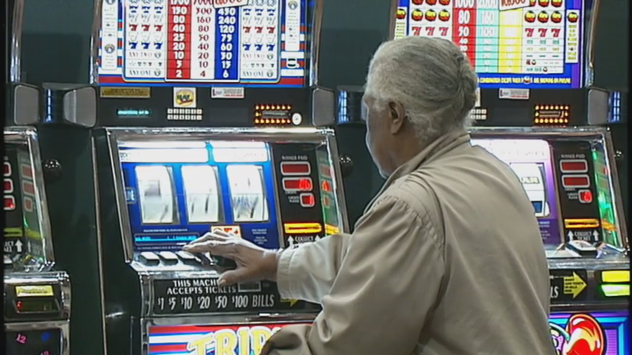 Casino workers in Detroit weigh their own strike