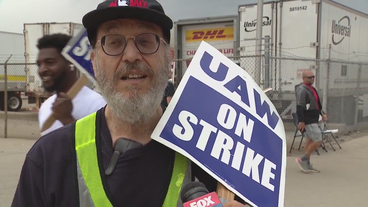 Center Line UAW workers stand firm as strike hits 21 days