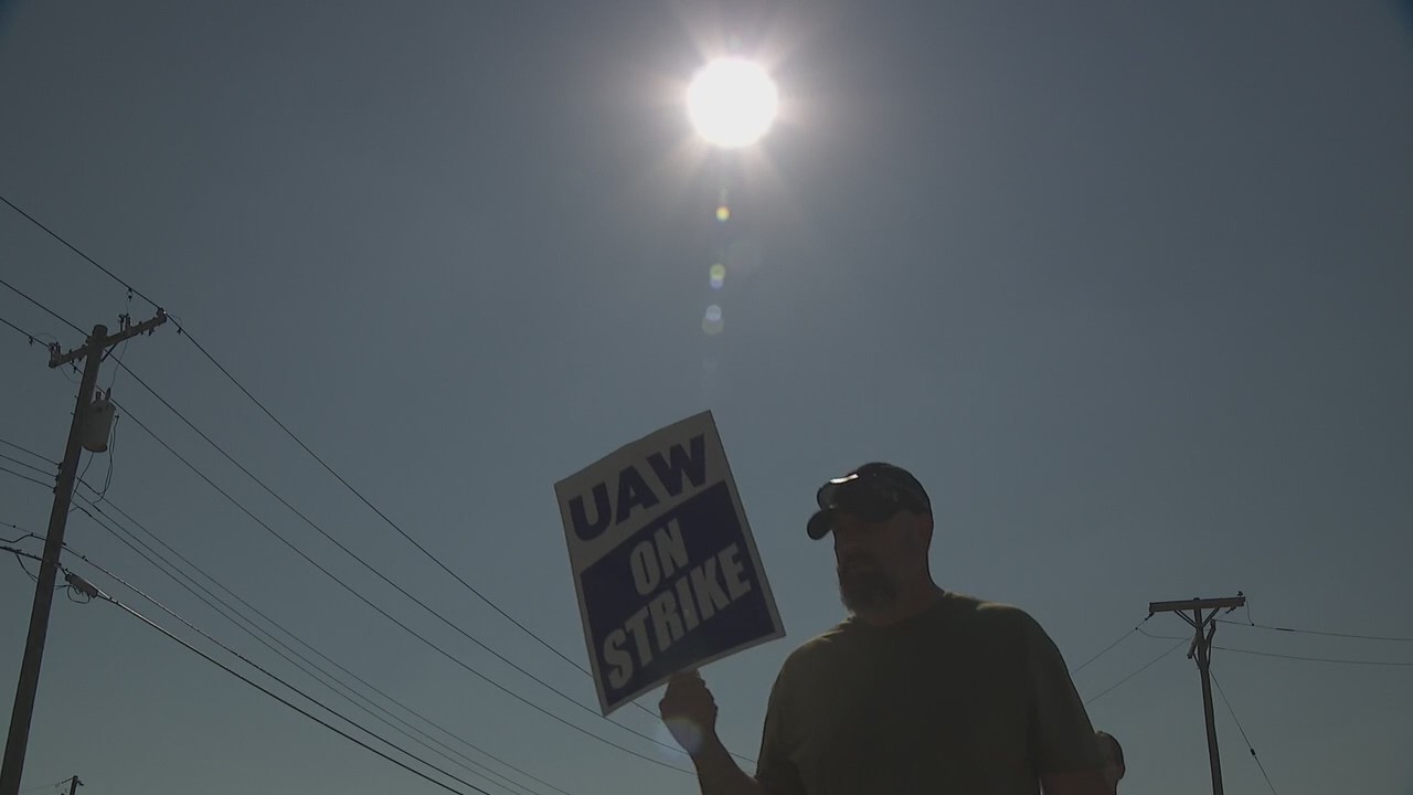 More Big Three workers laid off amid UAW strike