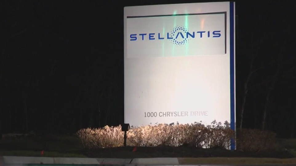 Big Three lay off more workers