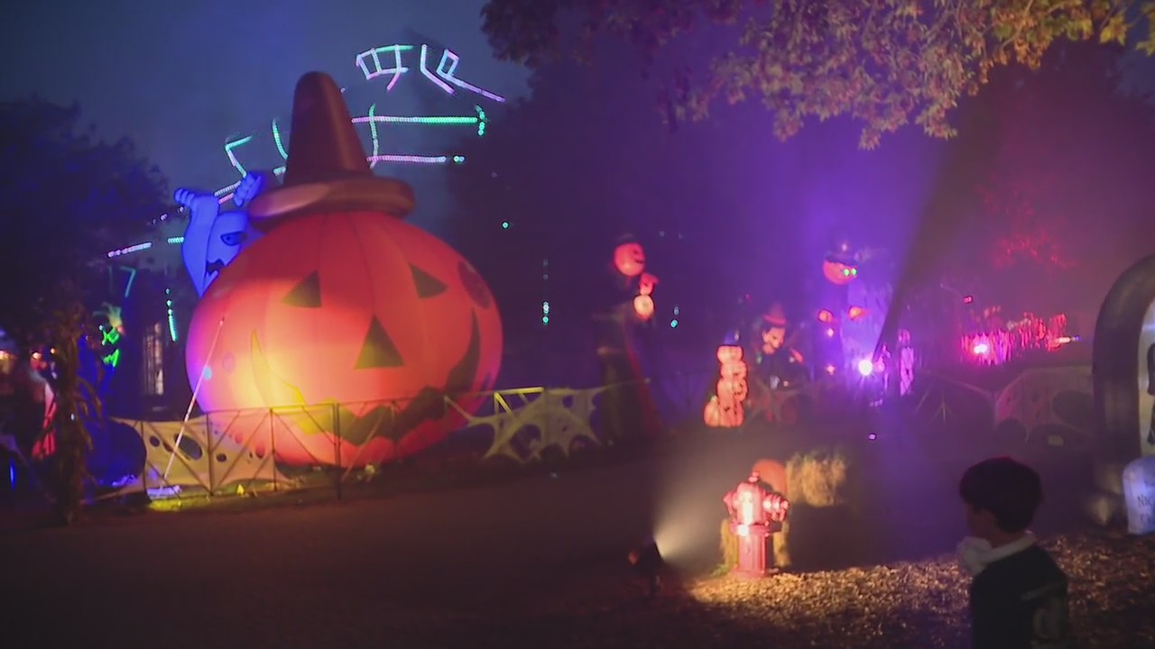 Halloween Stroll at Canterbury Village Every Weekend in October