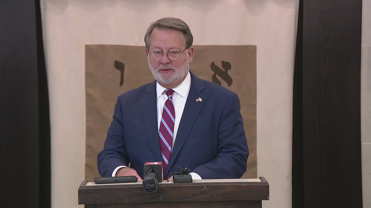 Sen. Gary Peters visits Woodward Avenue Shul relaying federal effort to protect places of worship