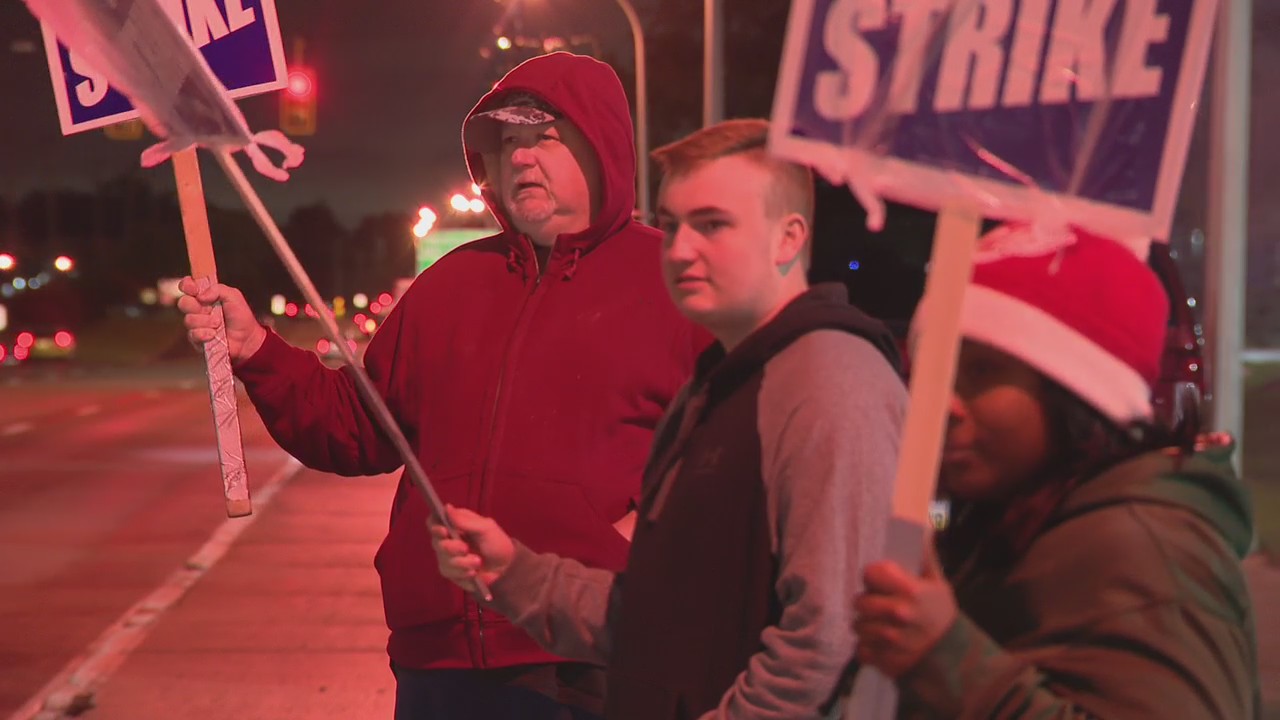 UAW Pres. Shawn Fain blasts Ford; highlights progress with GM, Stellantis