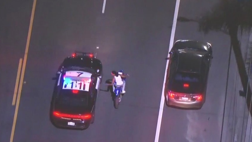 Person in dirt bike leads police chase