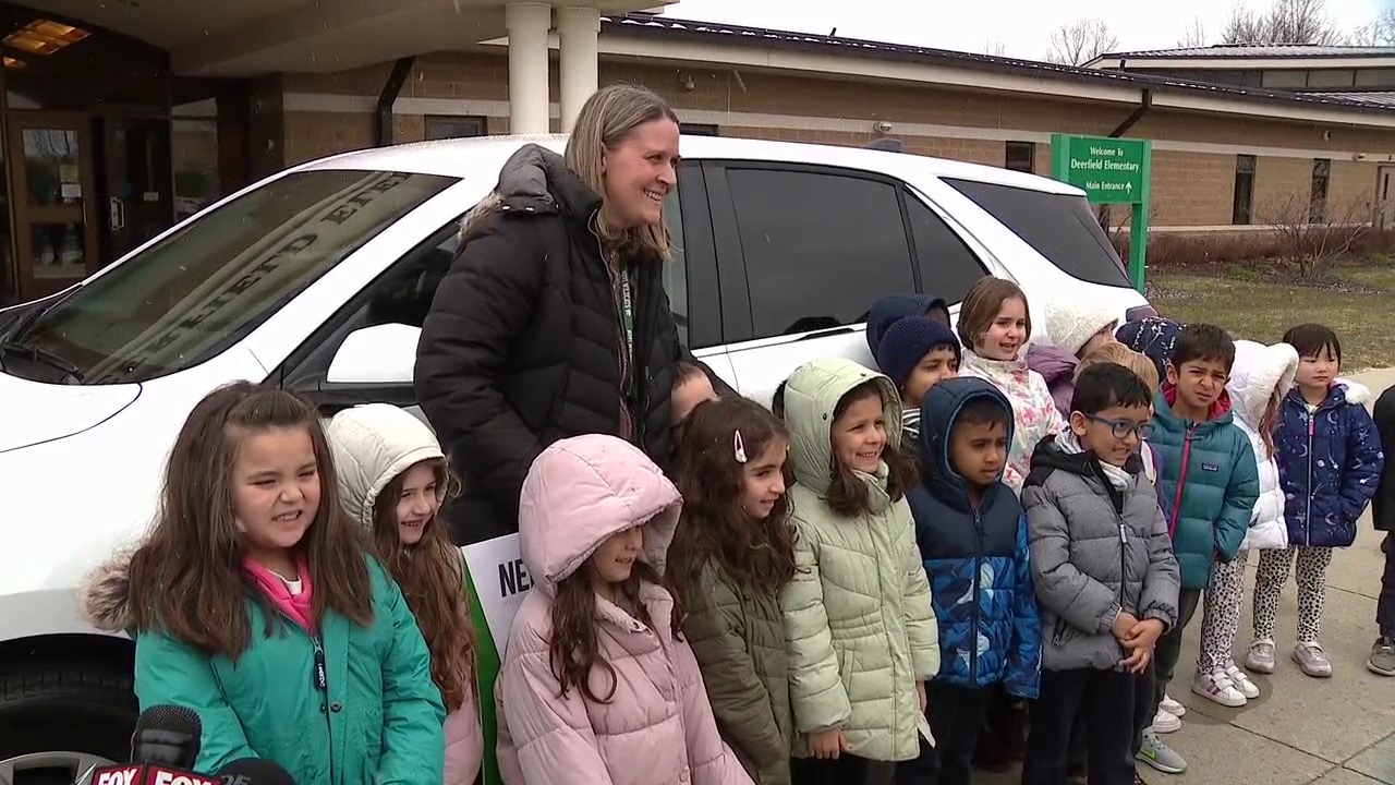 Novi educator of the year awarded new car