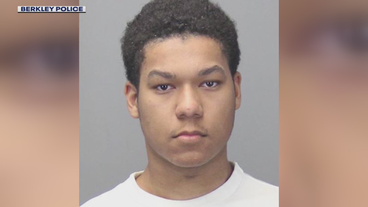 Teen arrested after live streaming street race, police chase