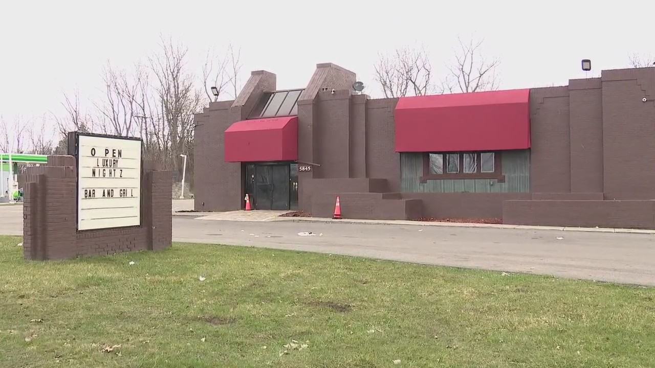 Triple shooting at Romulus bar kills one