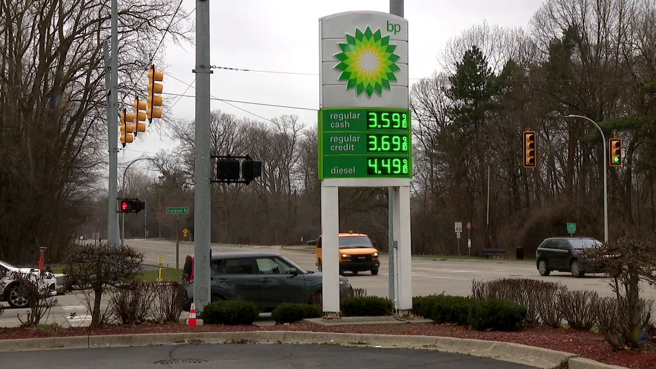 Rising car costs impact Michigan drivers