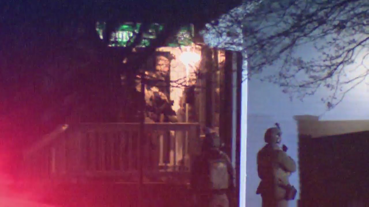 Royal Oak barricaded gunman arrested