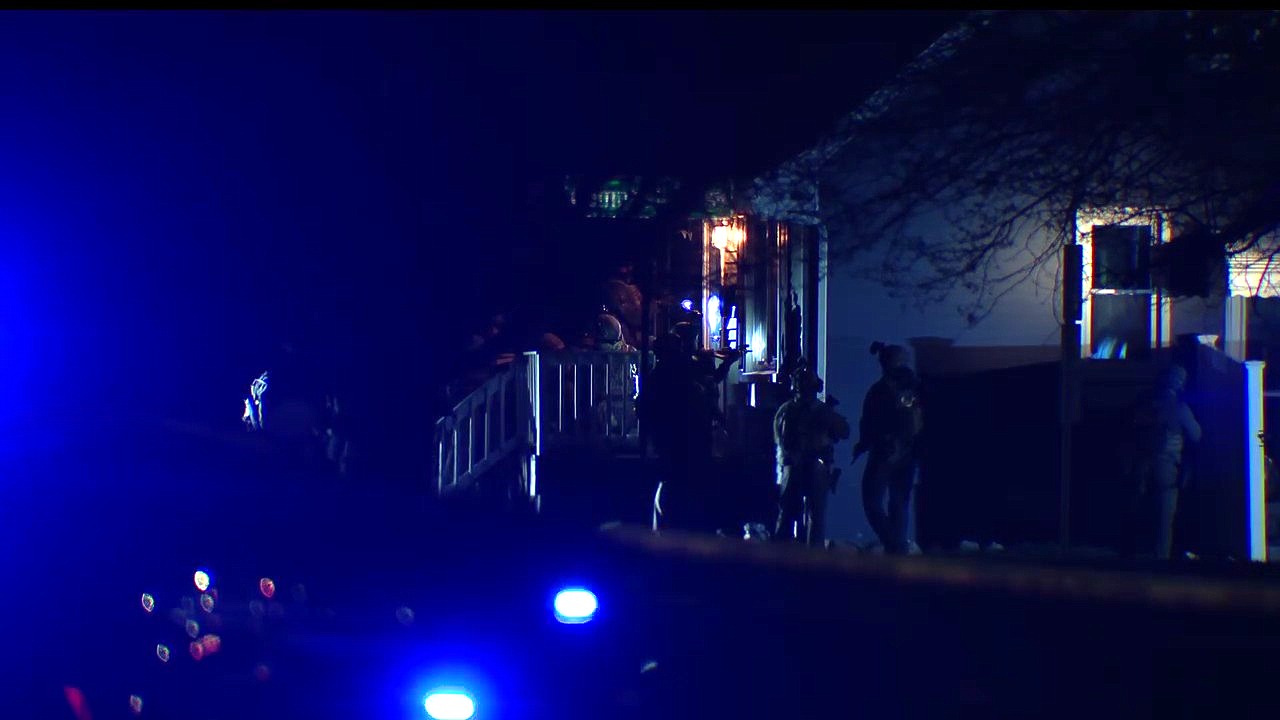 Stand-off in Royal Oak lasts several hours