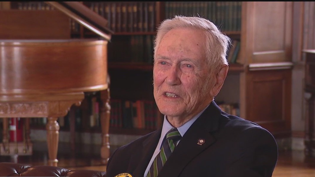 Grosse Pointe Farms WWII vet turns 100