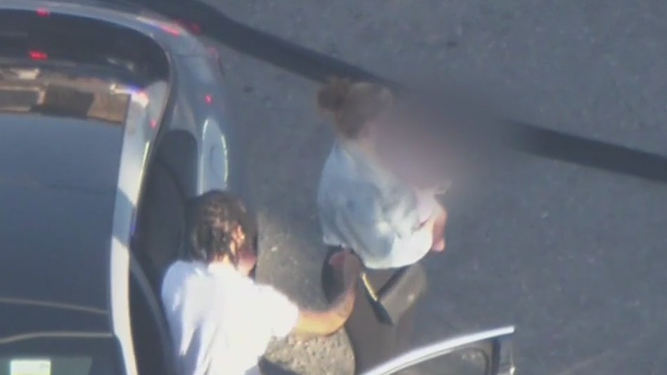 Suspect leads police chase with baby in car | FOX 11 Los Angeles