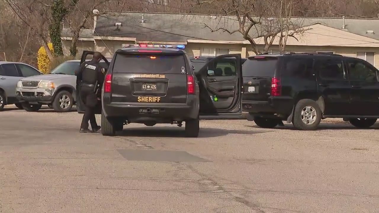 Shooter wanted after man killed at Pontiac apartment