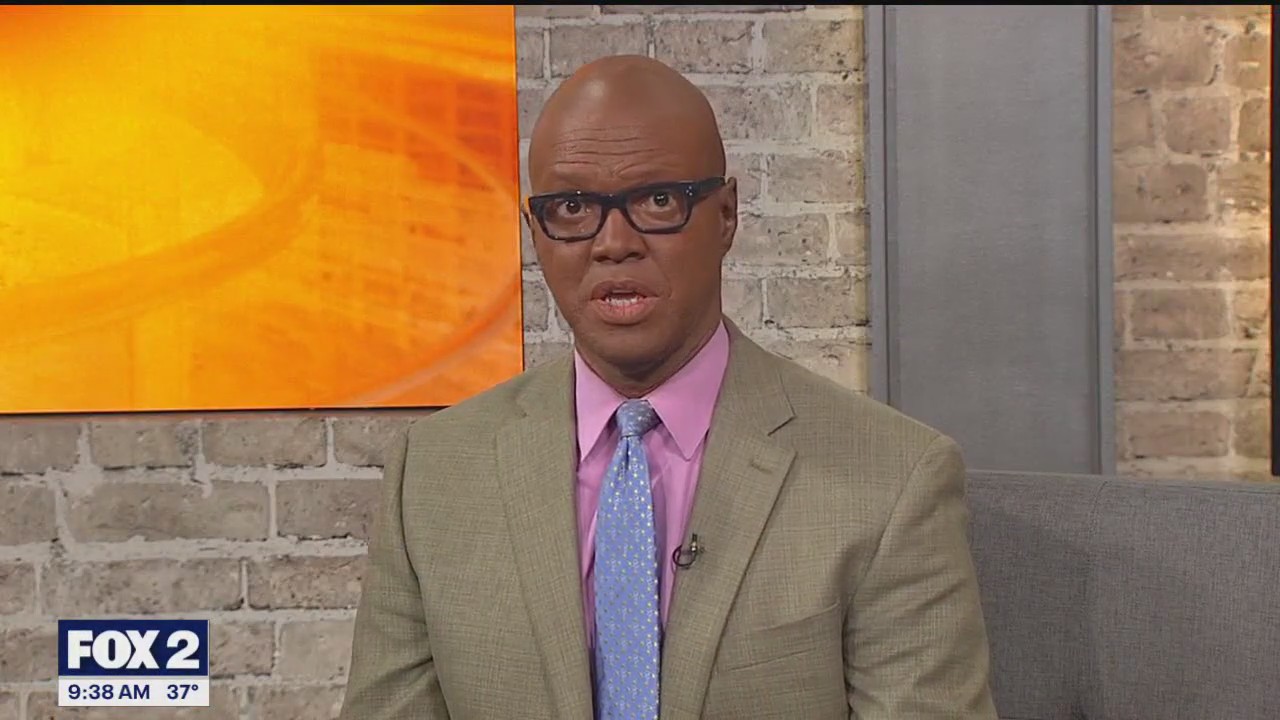 Lee Thomas talks about comedy show