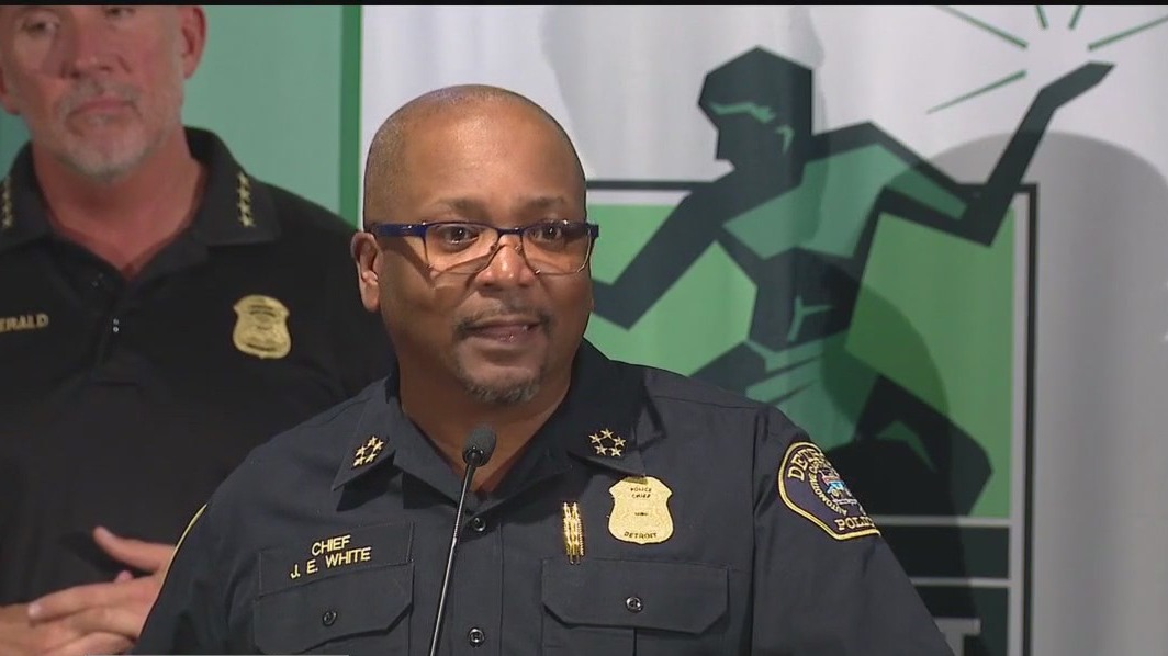 Teen in custody after quadruple shooting in Detroit