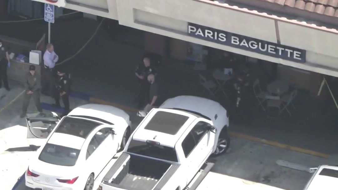 1 dead in shooting at a Glendale shopping center | FOX 11 Los Angeles