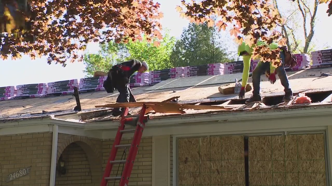 US Air Force vet in need given new roof for his Southfield home