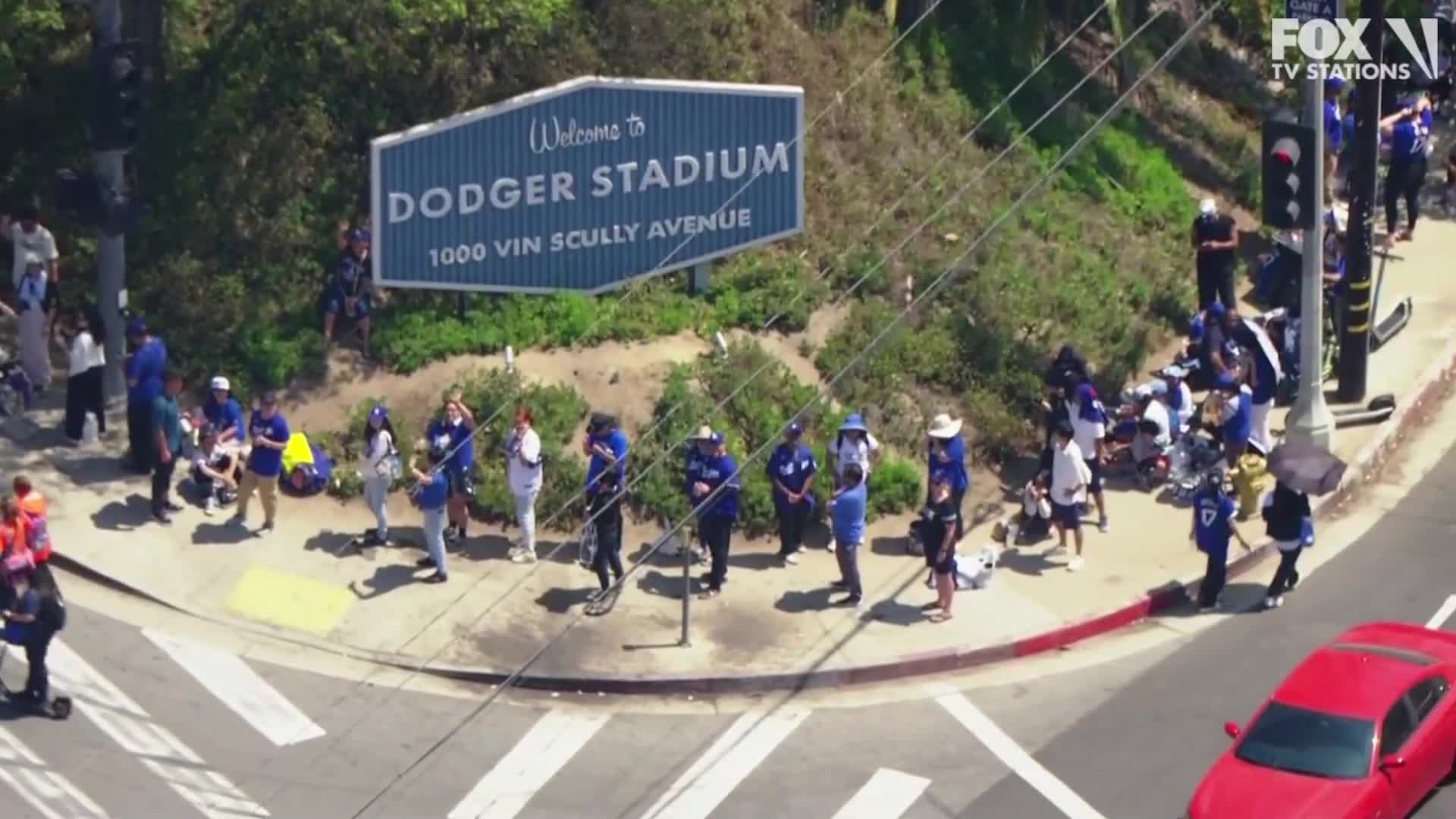Long lines seen outside Dodger Stadium ahead of Ohtani bobblehead giveaway