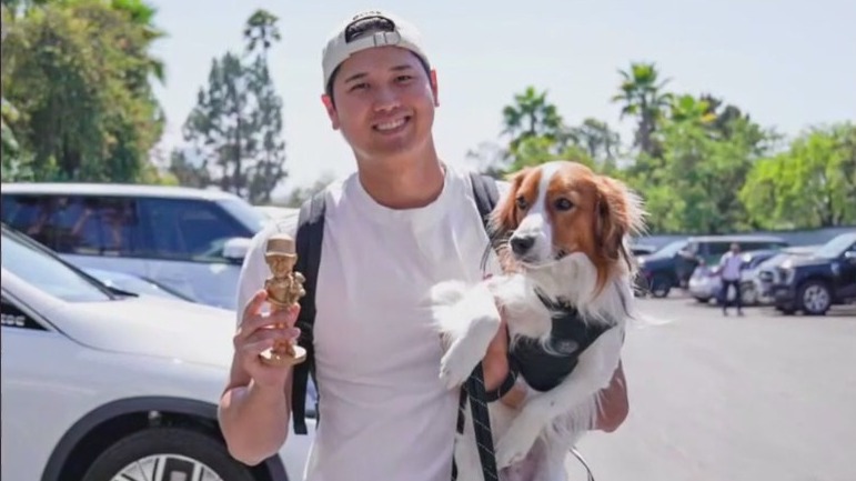 Shohei Ohtani bobblehead chaos at Dodger Stadium