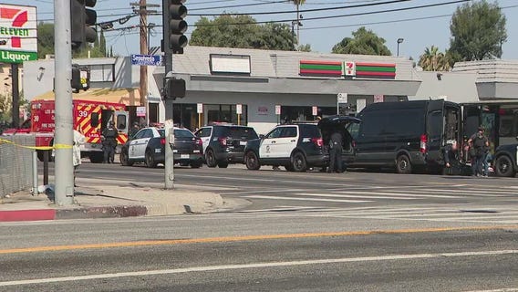 Man barricades himself in Van Nuys 7-Eleven